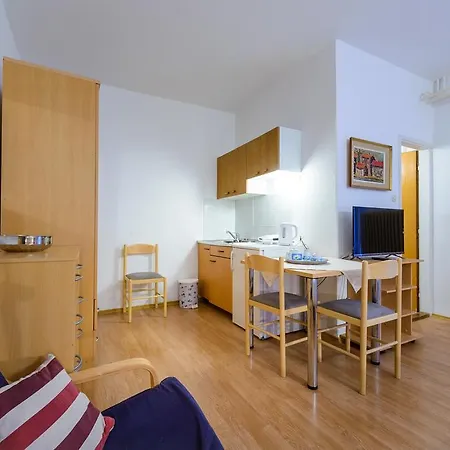 Giardino Apartment *